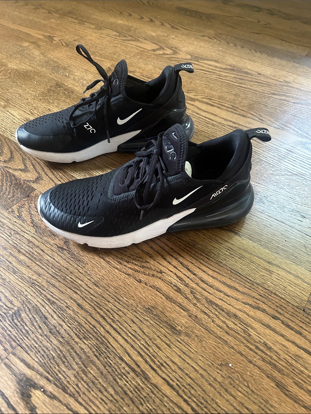 Nike Men's Black and White Air Max 270 Sneakers - Picture 3 of 7